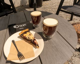 Nitro je zpátky! ☕️💨 Za studena louhovaný cold brew, sycený dusíkem. Jemný, krémový, přitom osvěžující. Bez cukru, bez...